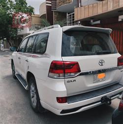 تۆیۆتا لاند کروزەر